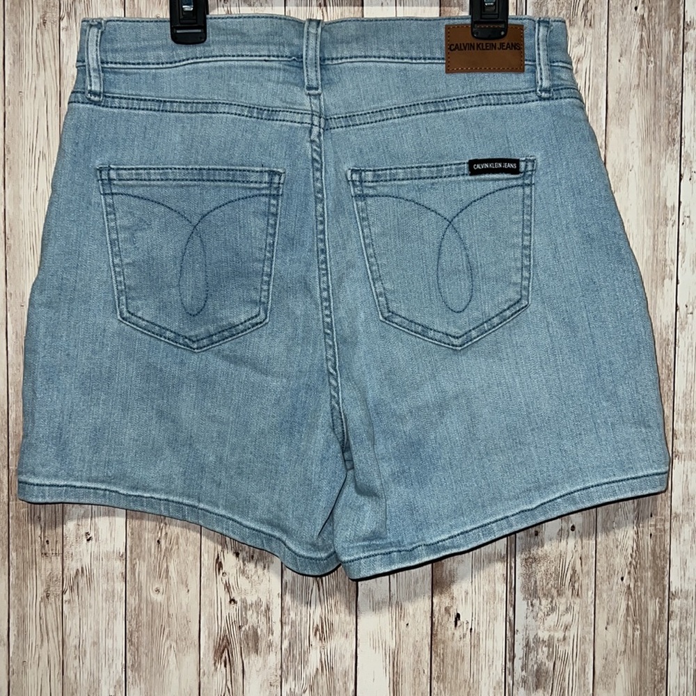 Calvin Klein High Rise Shorts - Picture 4 of 4